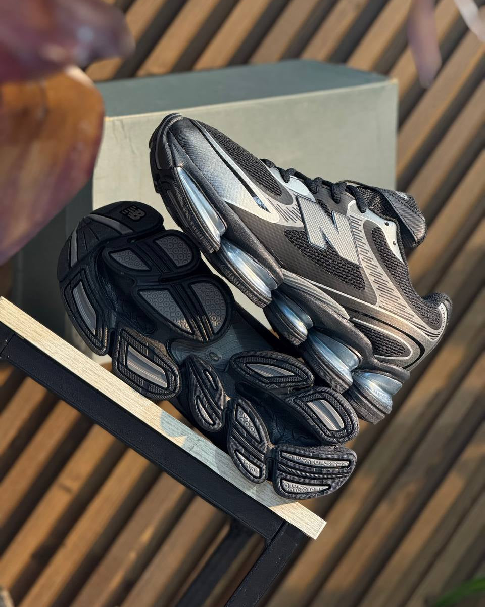 New Balance 2000 (Black / Silver)