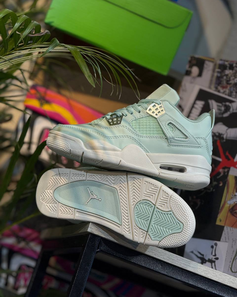 Air Jordan 4 (Mint / Sail)