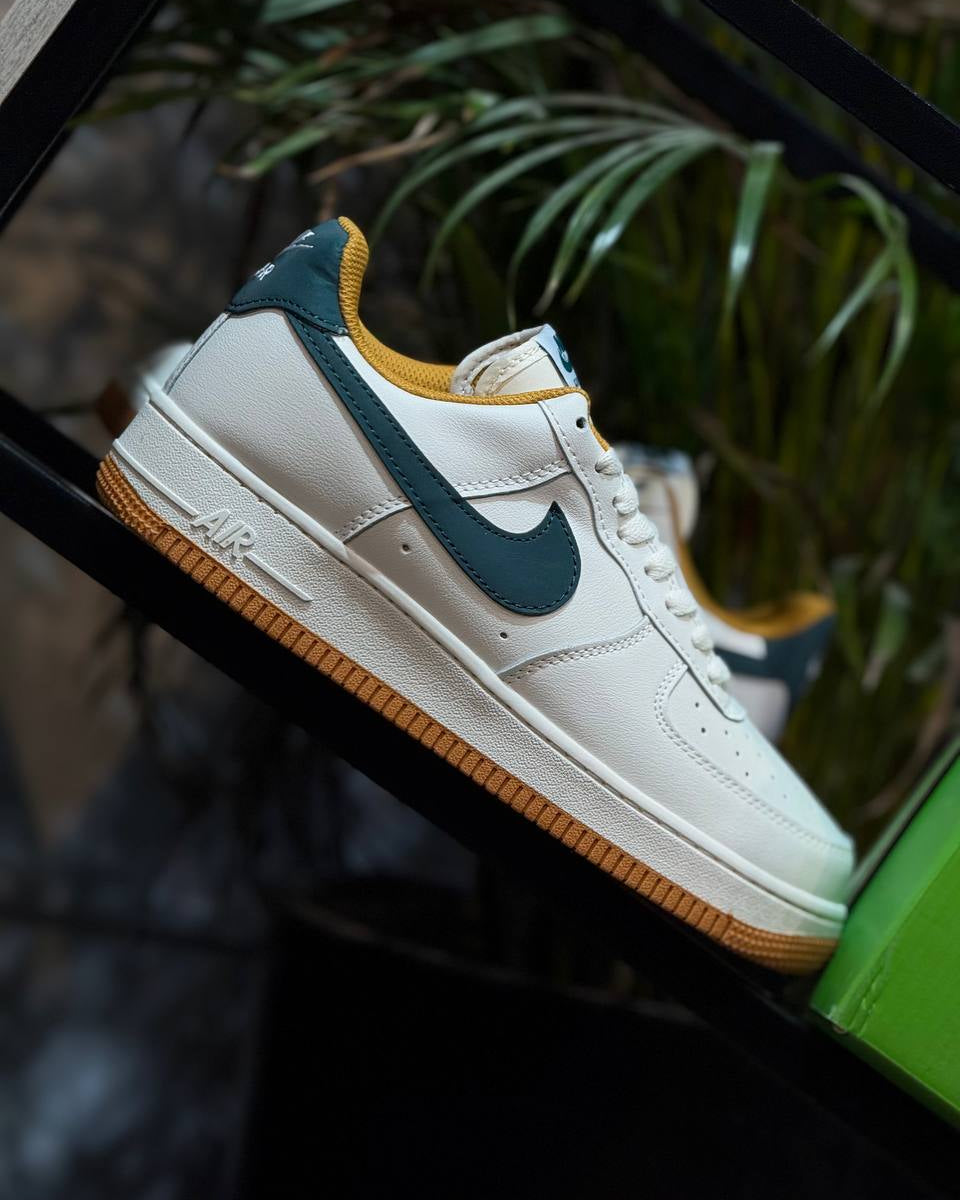 Nike Air Force 1 (Blanco / Verde Petróleo / Suela Gum)