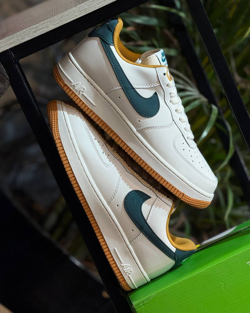 Nike Air Force 1 (Blanco / Verde Petróleo / Suela Gum)