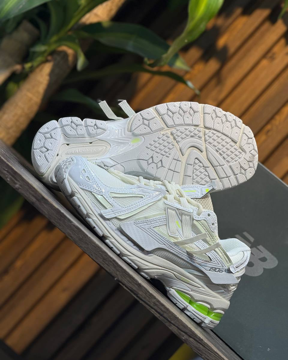 New Balance 1906 (Blanco/Gris con detalles Volt)