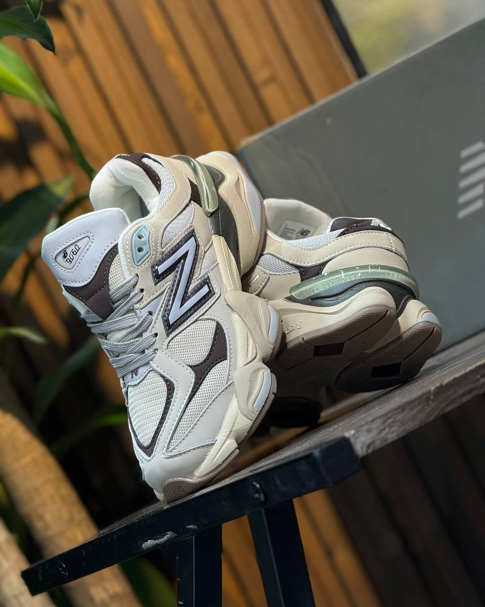 New Balance 9060 (tono crema / beige)
