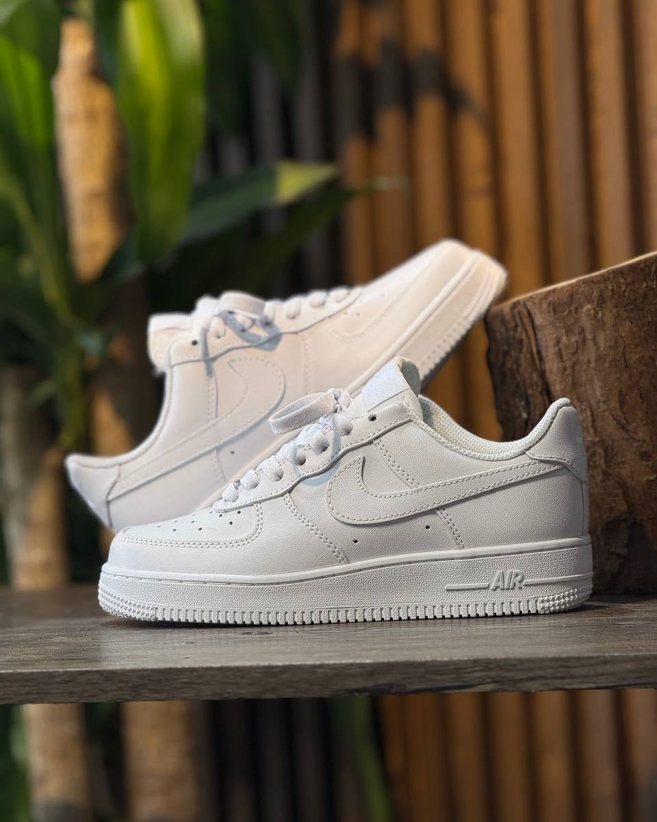 Nike Air Force 1 ’07 (Triple White)