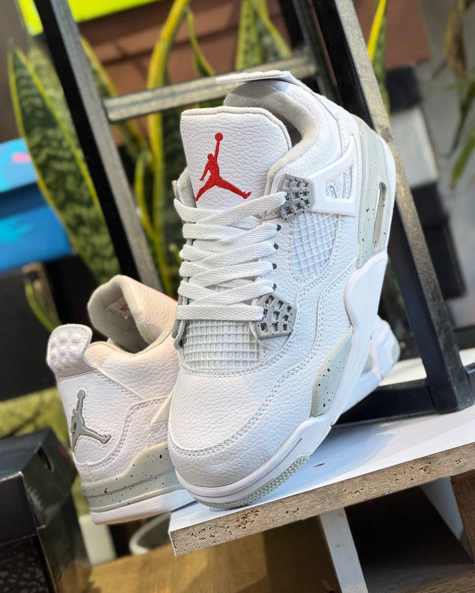 Air Jordan 4 Retro “White Oreo”