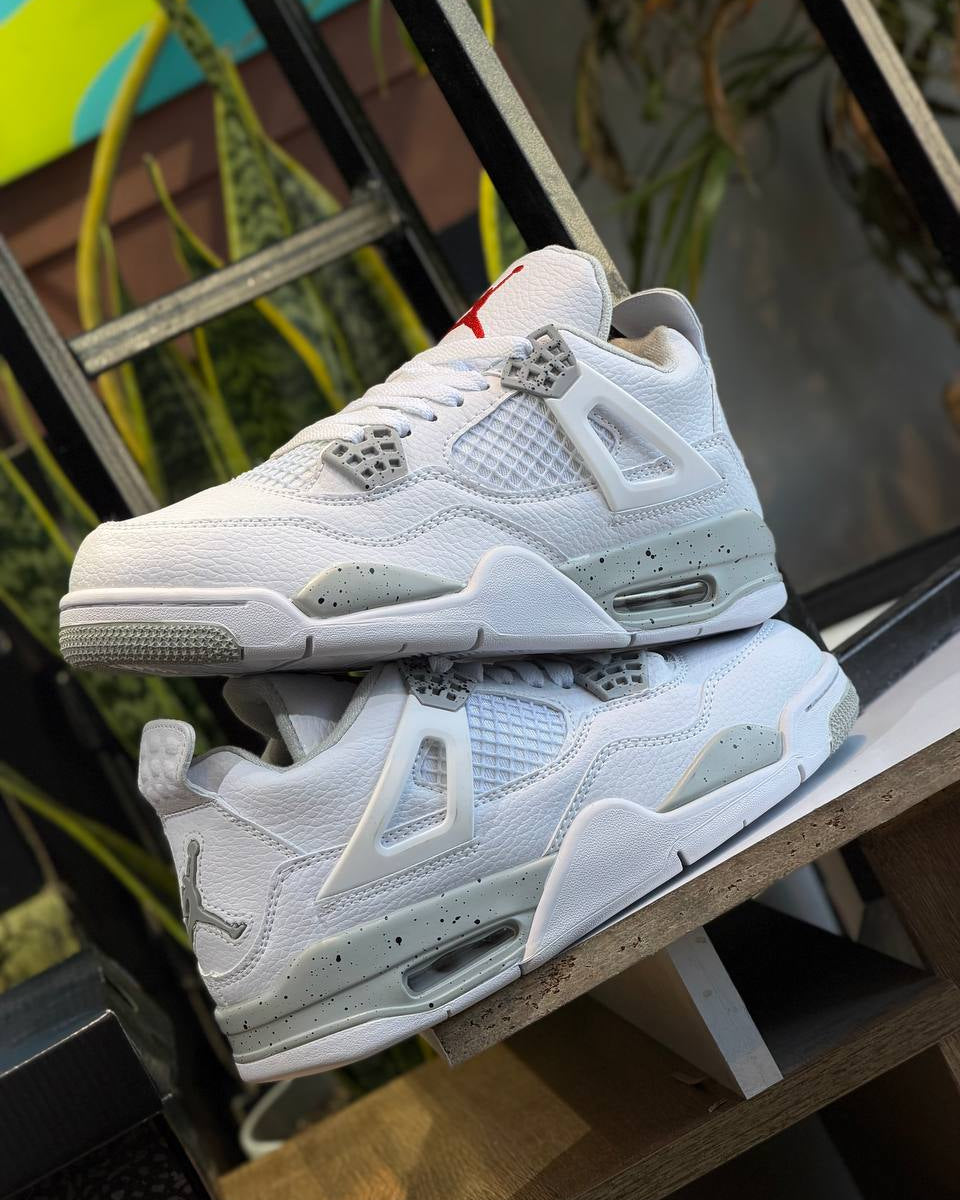 Air Jordan 4 Retro “White Oreo”