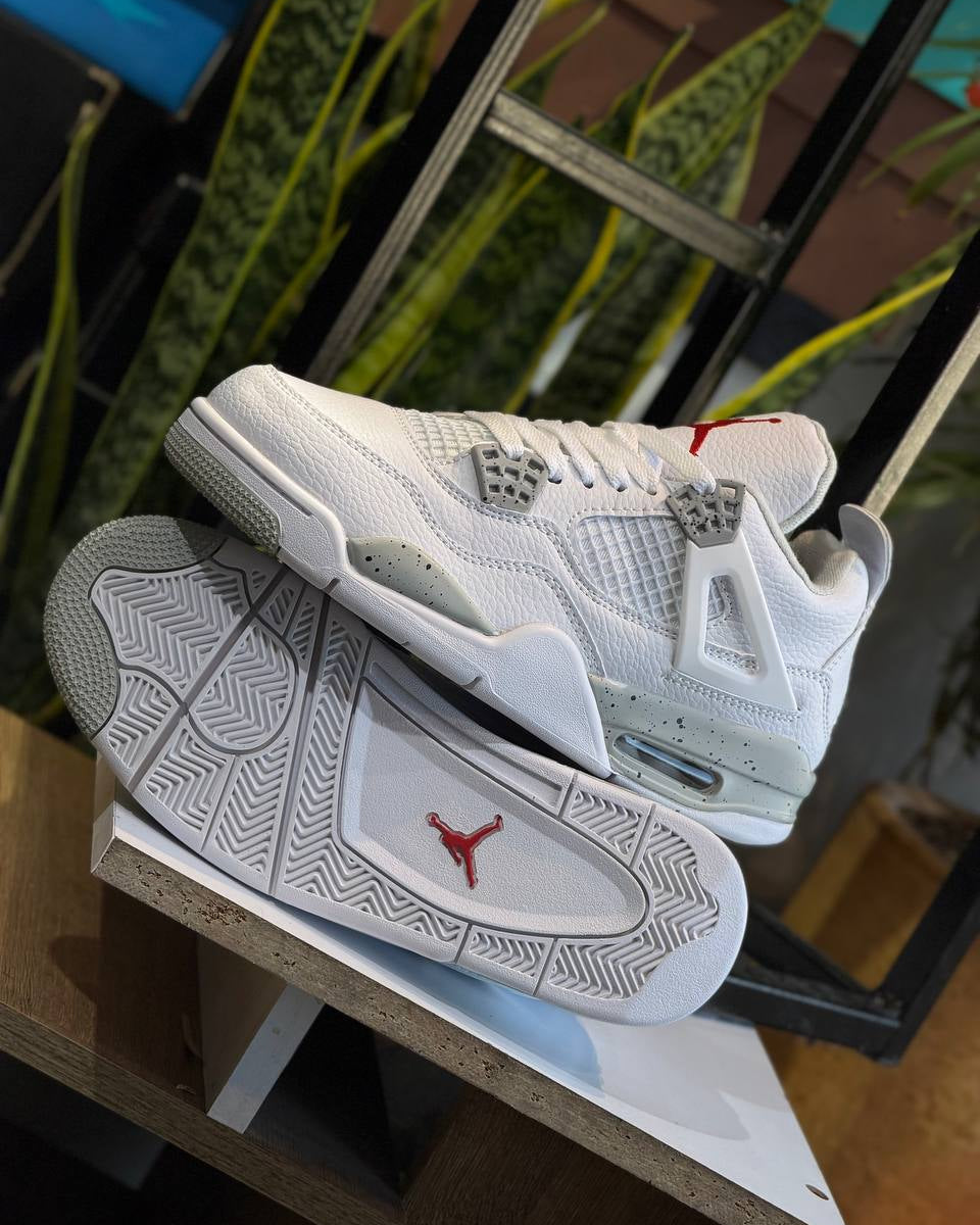 Air Jordan 4 Retro “White Oreo”