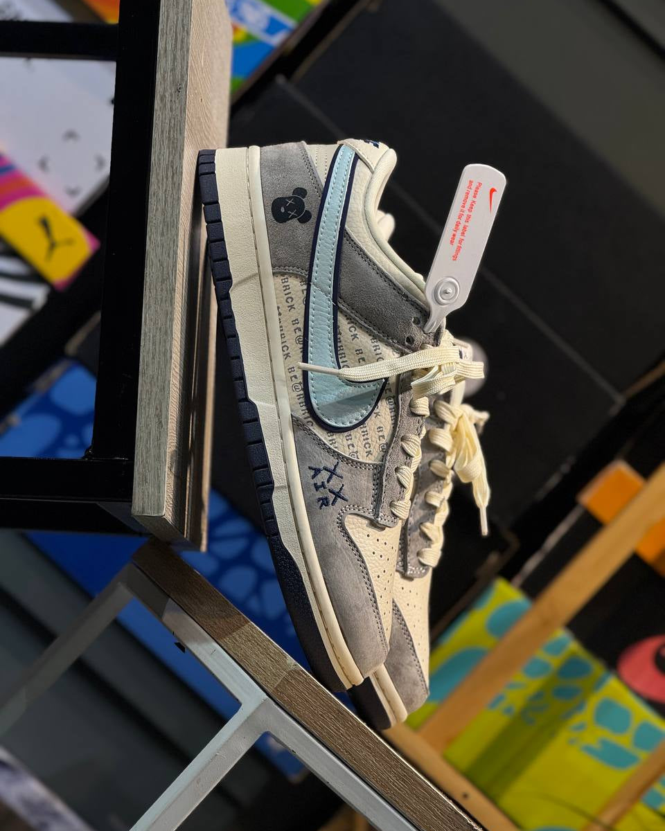 Nike Dunk Low BE@RBRICK Grey / Light Blue (KAWS)