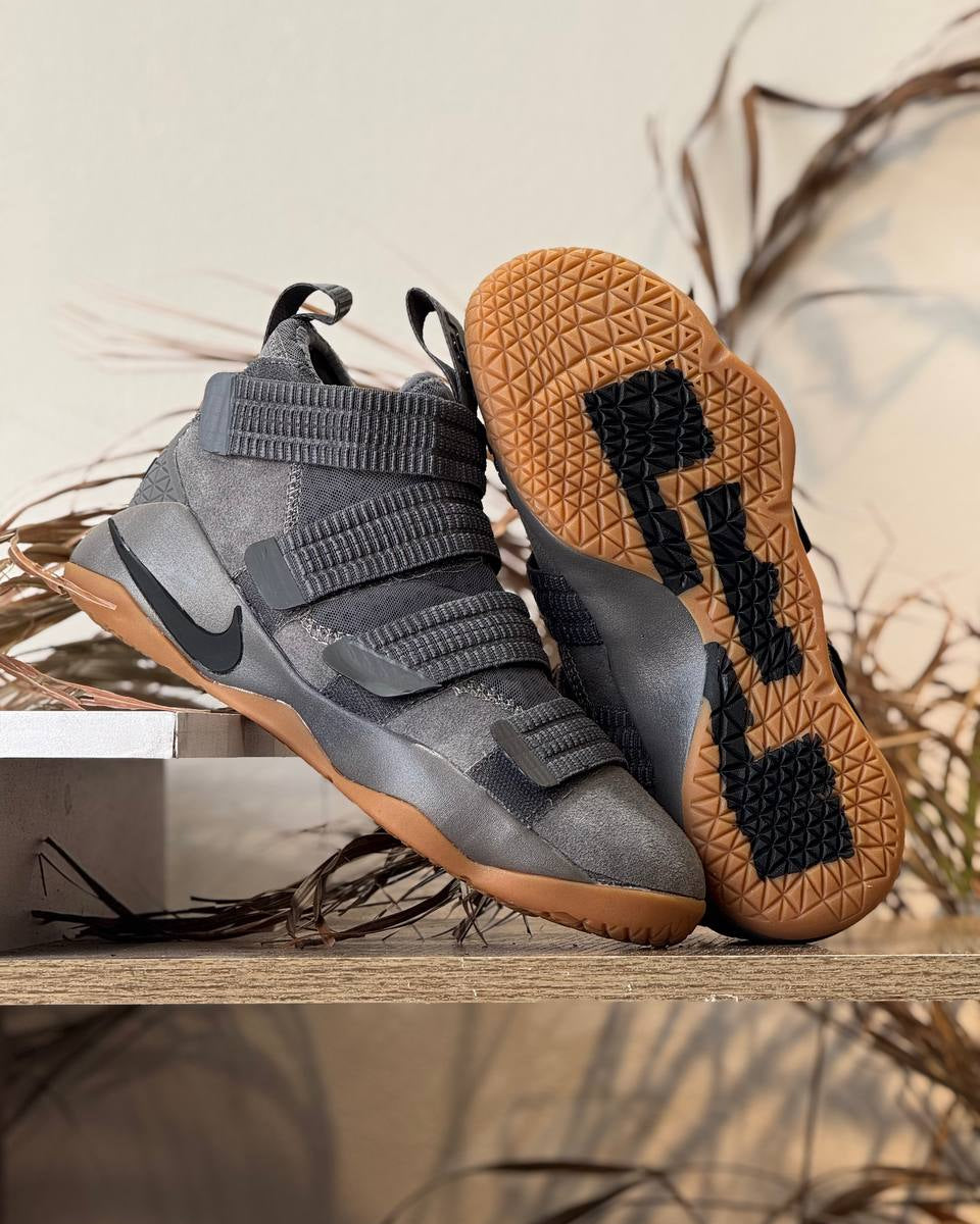 NIKE LeBron Soldier 13 “Grey Gum”