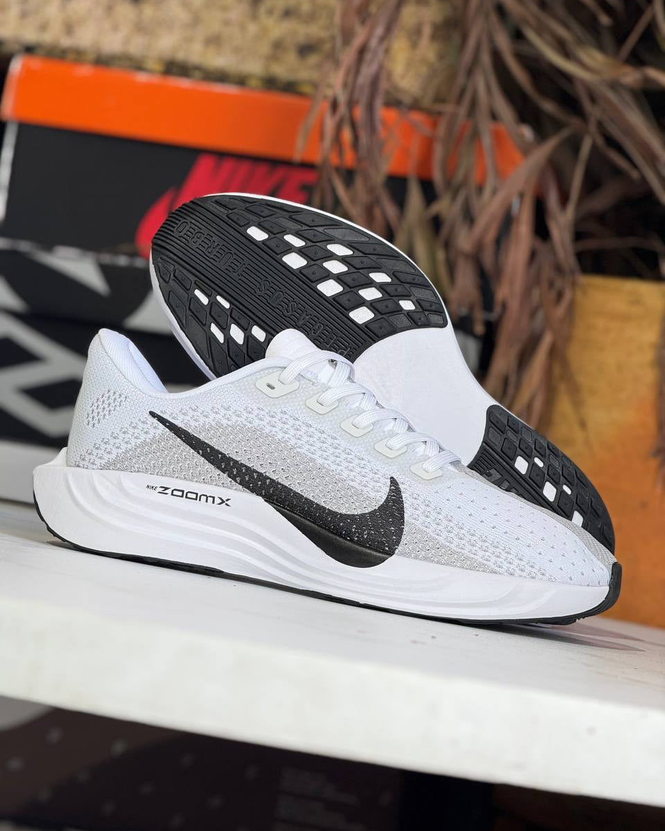 Nike ZoomX White/Black