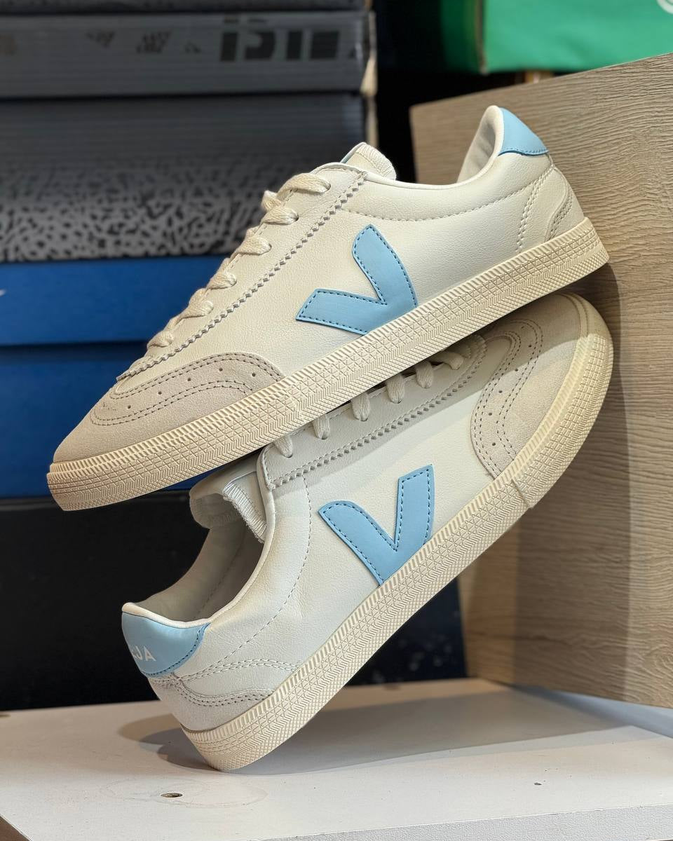 VEJA Casual Soft Cream / Baby Blue