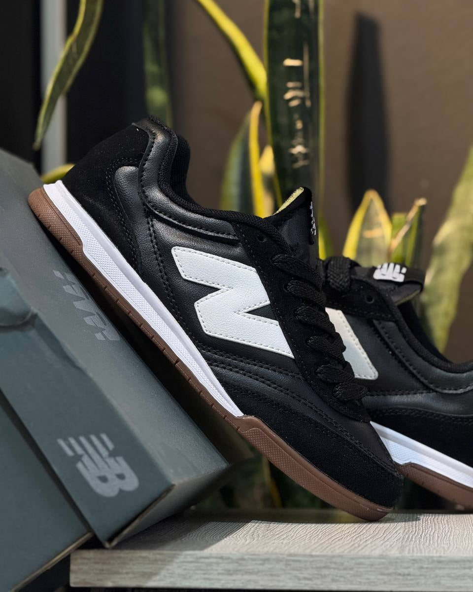 New Balance 442 Black/White