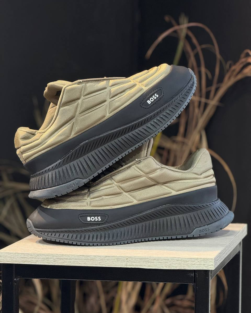 BOSS Chunky Quilted Sneaker (Beige/Negro)
