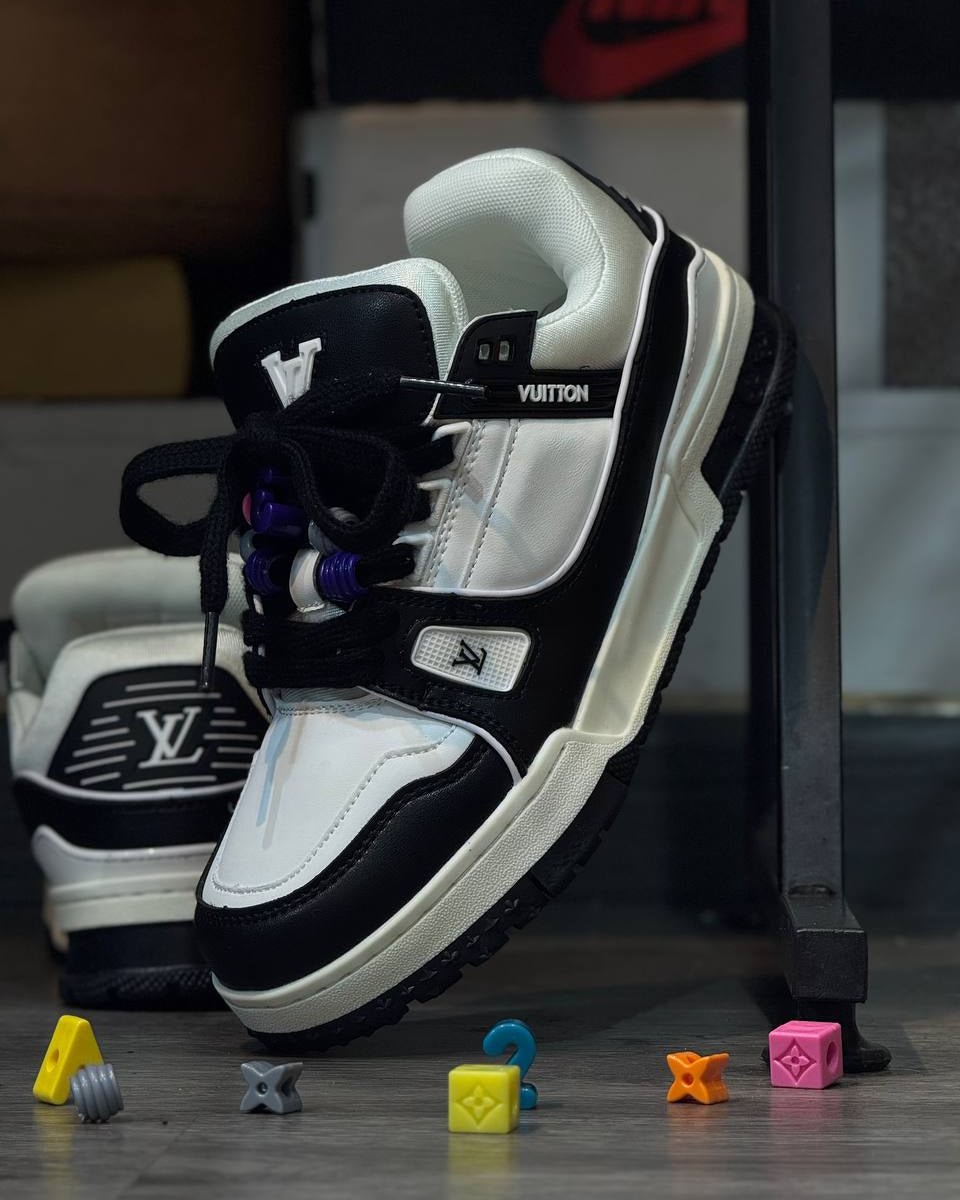 Louis Vuitton Trainer Low Black & White