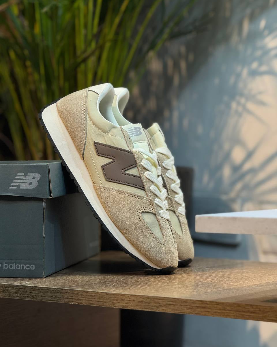 New Balance 237 Beige / Brown
