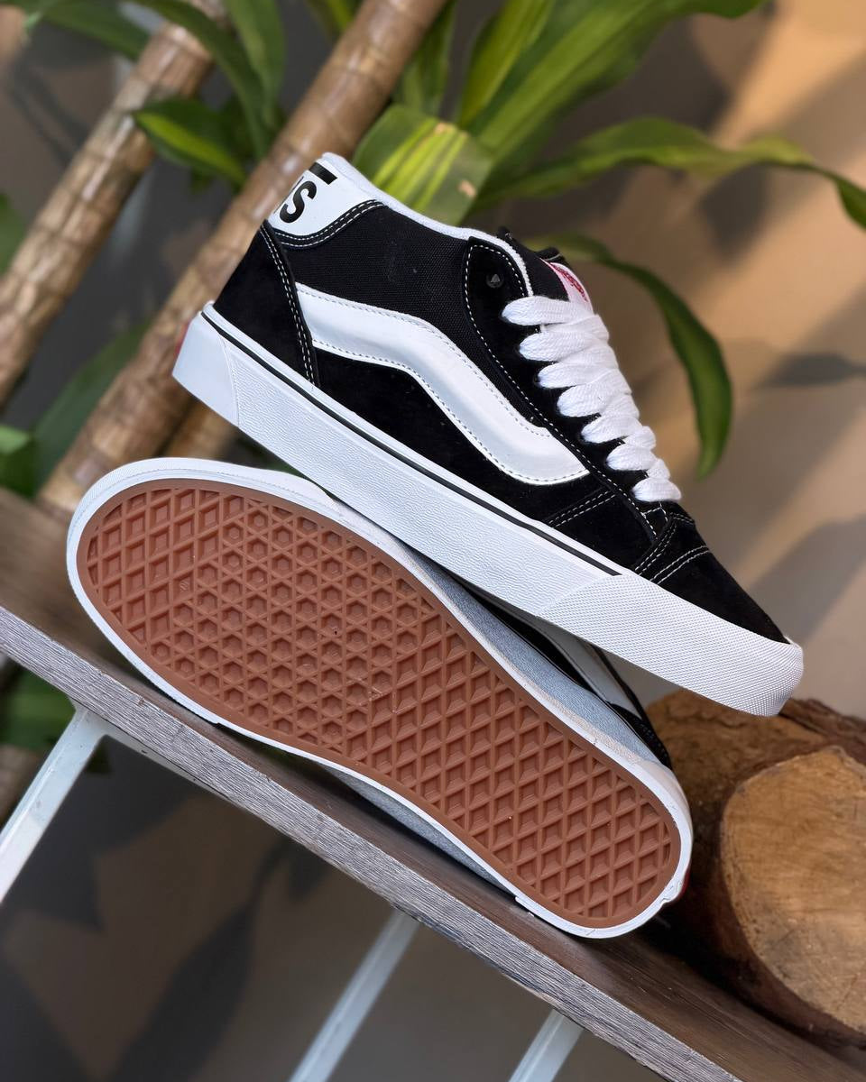 Vans Knu Mid Black/True White