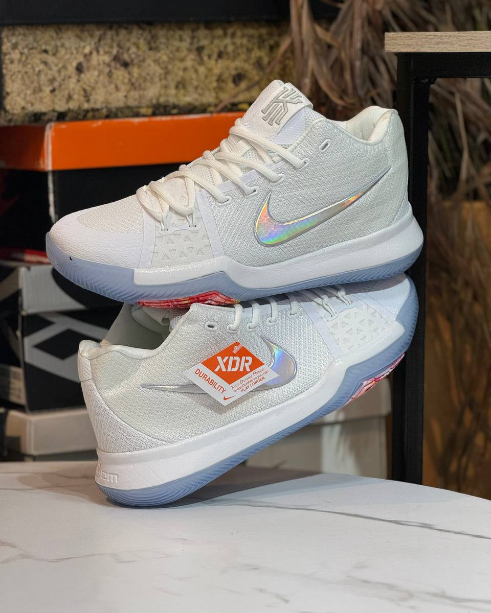 Nike Kyrie Flytrap – Edición White Holographic