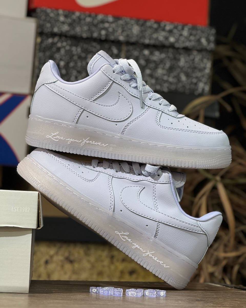 Nike Air Force 1 – “Love You Forever” Edition (Blanco Hielo)