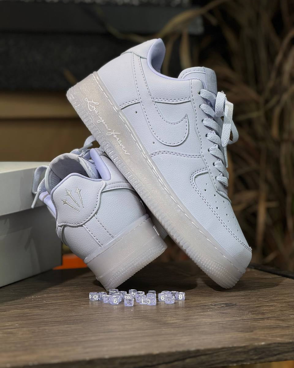 Nike Air Force 1 – “Love You Forever” Edition (Blanco Hielo)