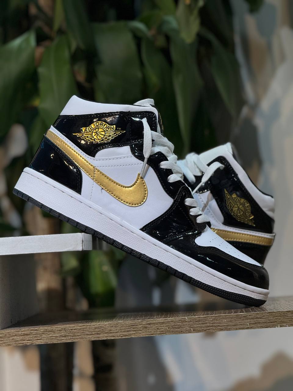 Air Jordan 1 Mid “Black White Gold”