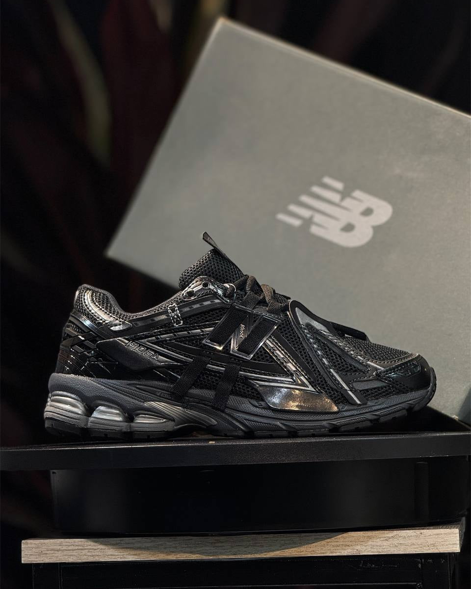 New Balance 1906R Triple Black – Edición Premium