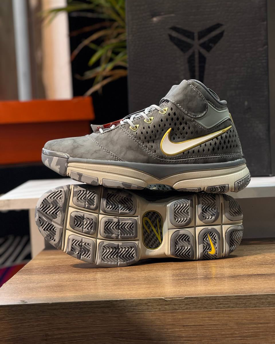 Nike Kobe 1 Protro "Grey/Gold"