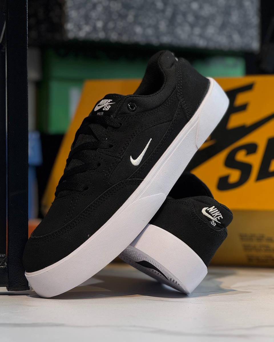 Nike SB Black/White