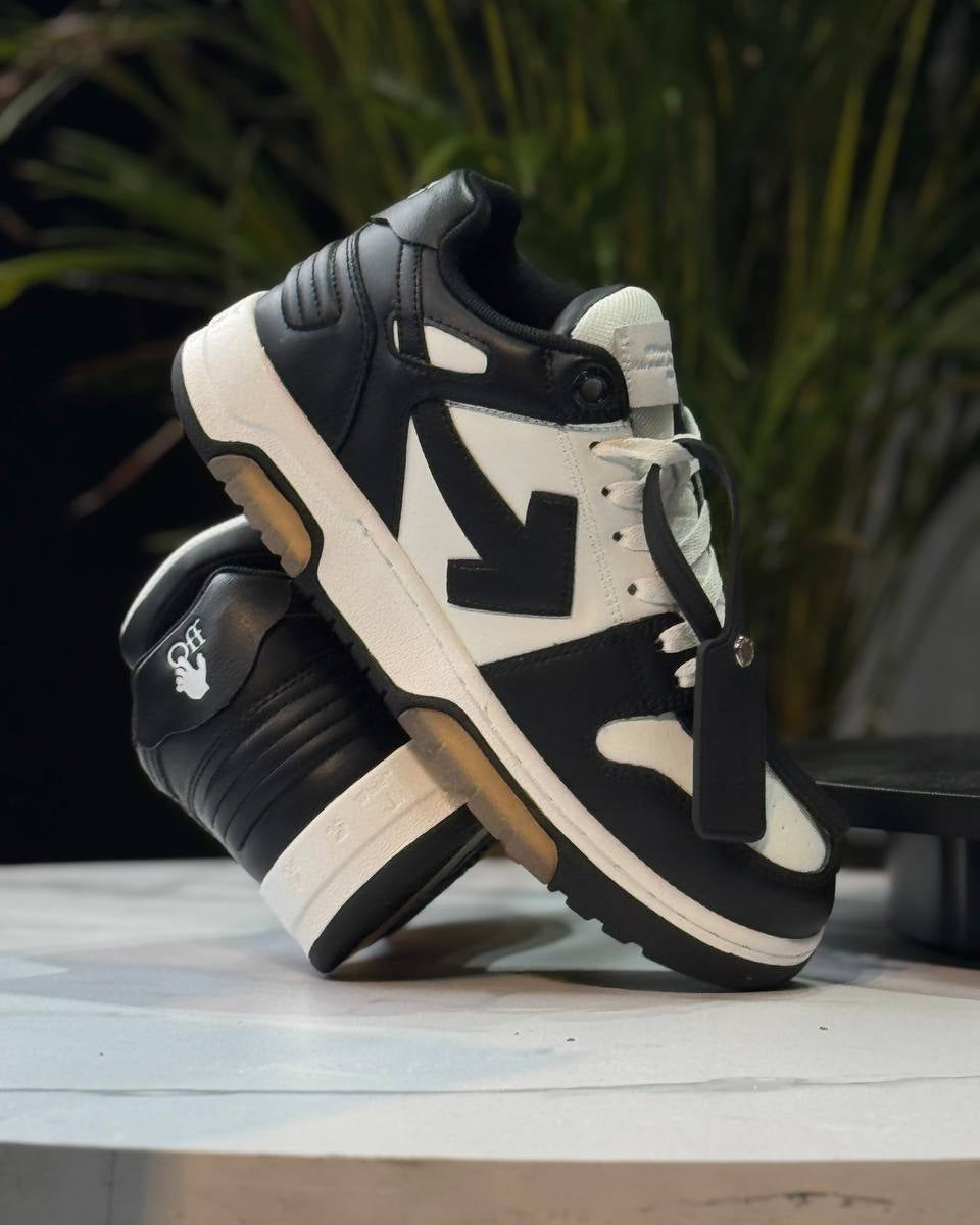Off-White Out of Office Black/White
