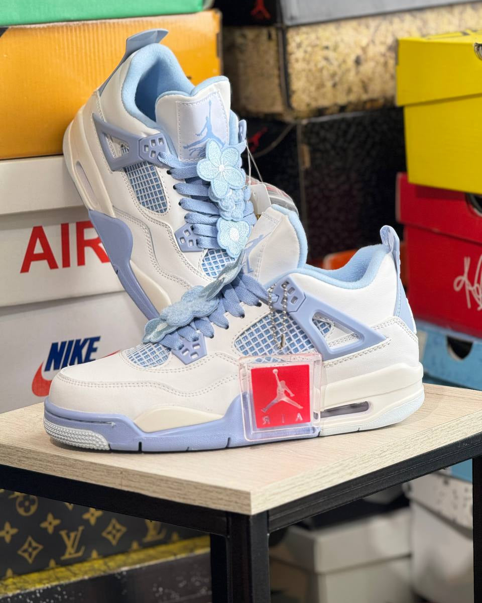 Jordan 4 Retro University Blue