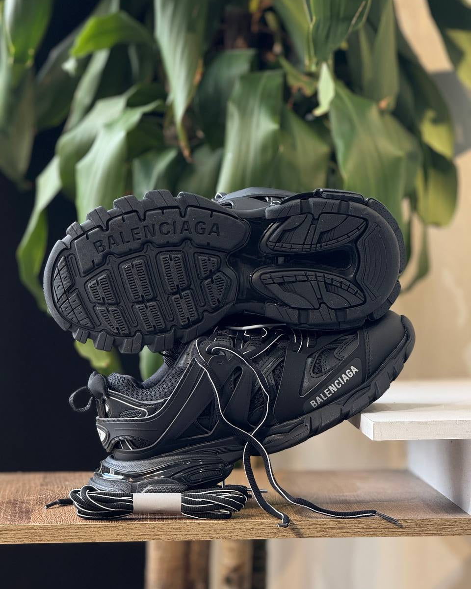 Balenciaga Track Triple Black – Edición Premium