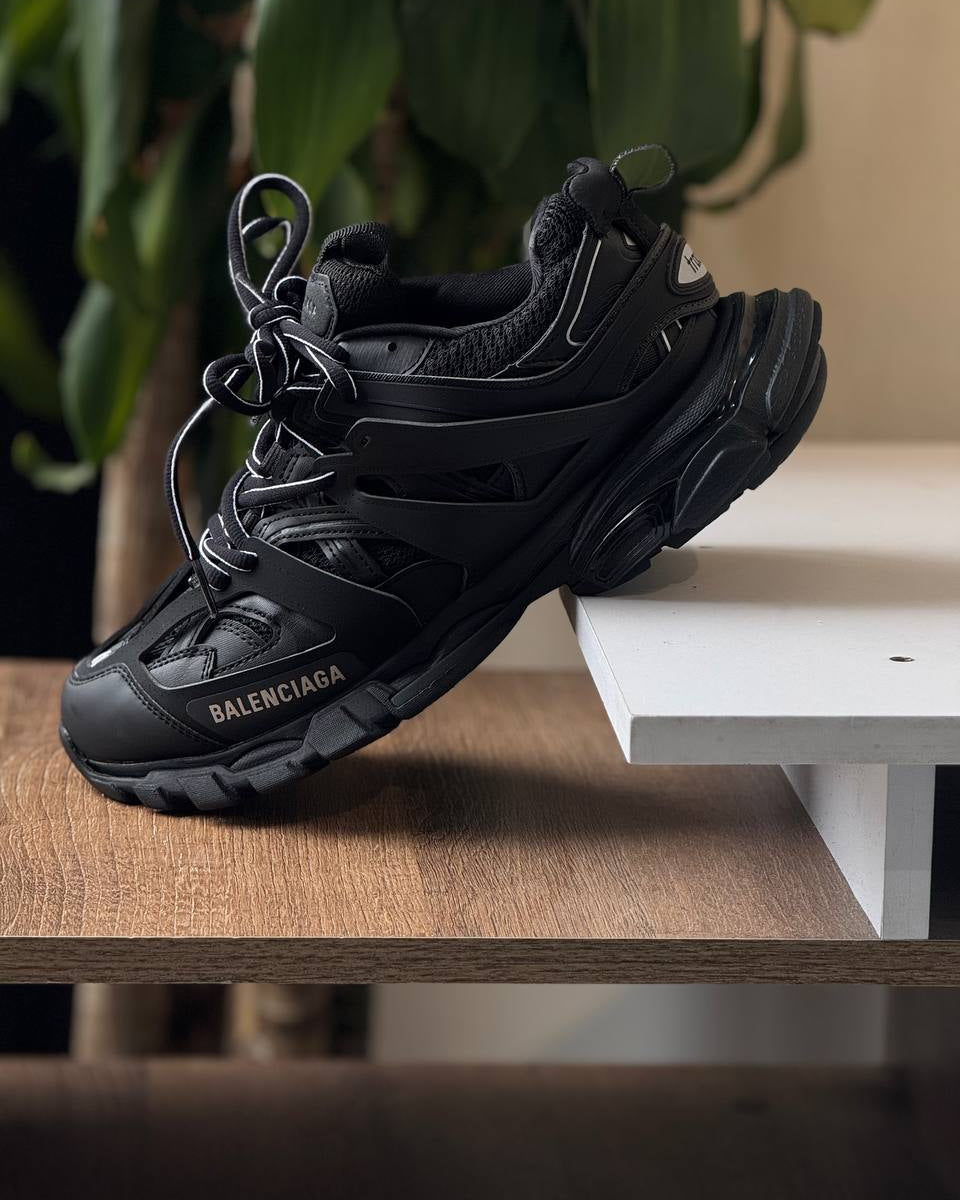 Balenciaga Track Triple Black – Edición Premium