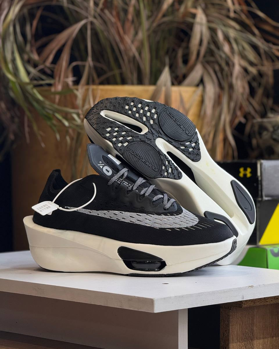 Nike ZoomX Vaporfly Next% 3 – Black/White Edition