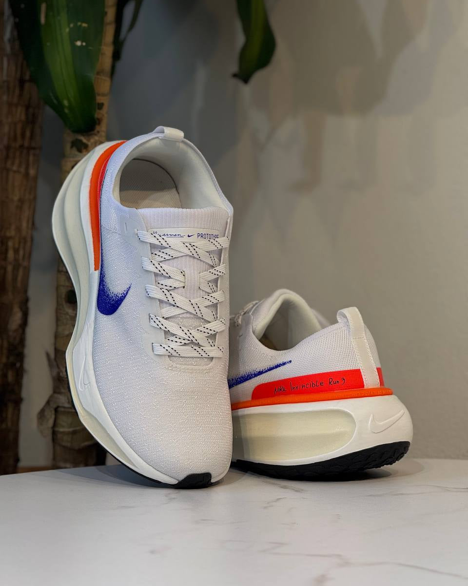 Nike ZoomX Invincible Run 3 – Blanco / Azul / Naranja