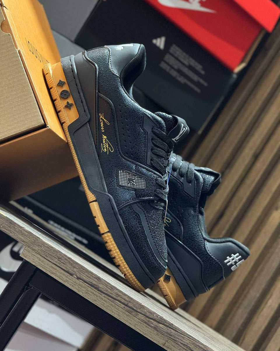 Louis Vuitton LV Trainer Sneaker Black / Gum