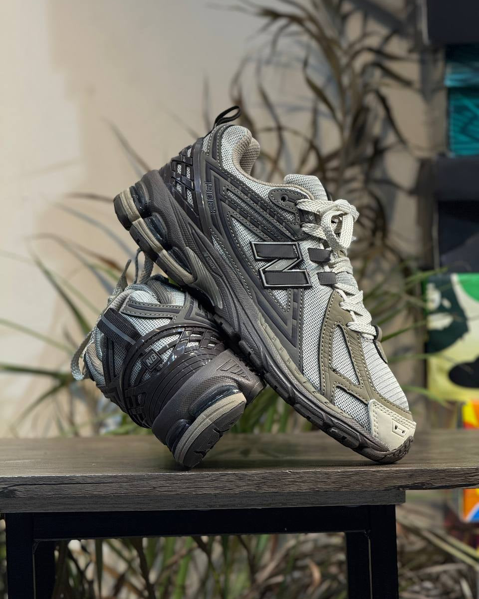 New Balance 1906R Grey / Black / Olive