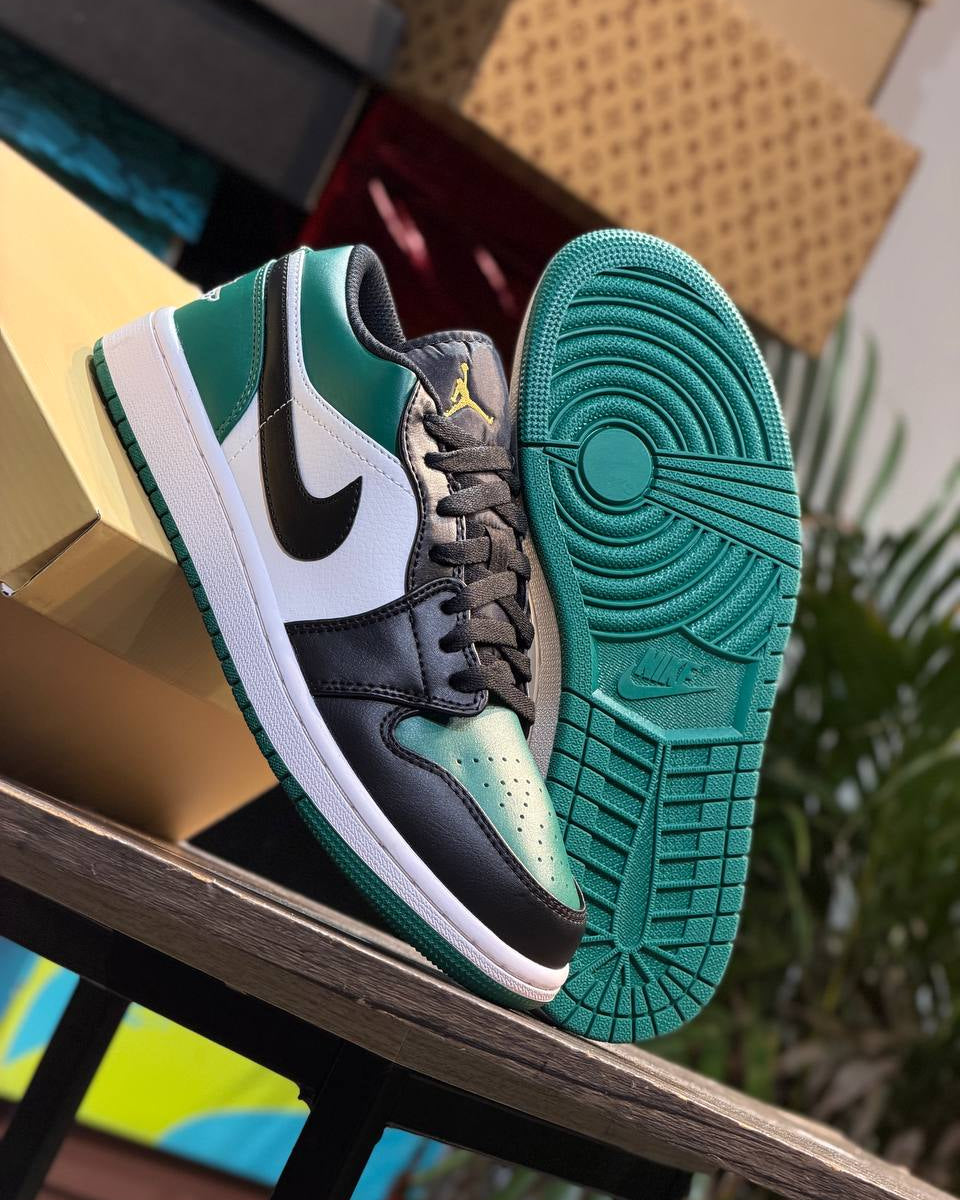 Air Jordan 1 Low “Green Toe”