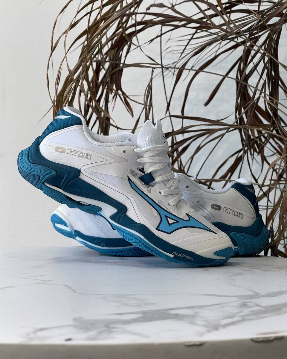 Mizuno Wave Momentum – Blanco / Azul Petróleo