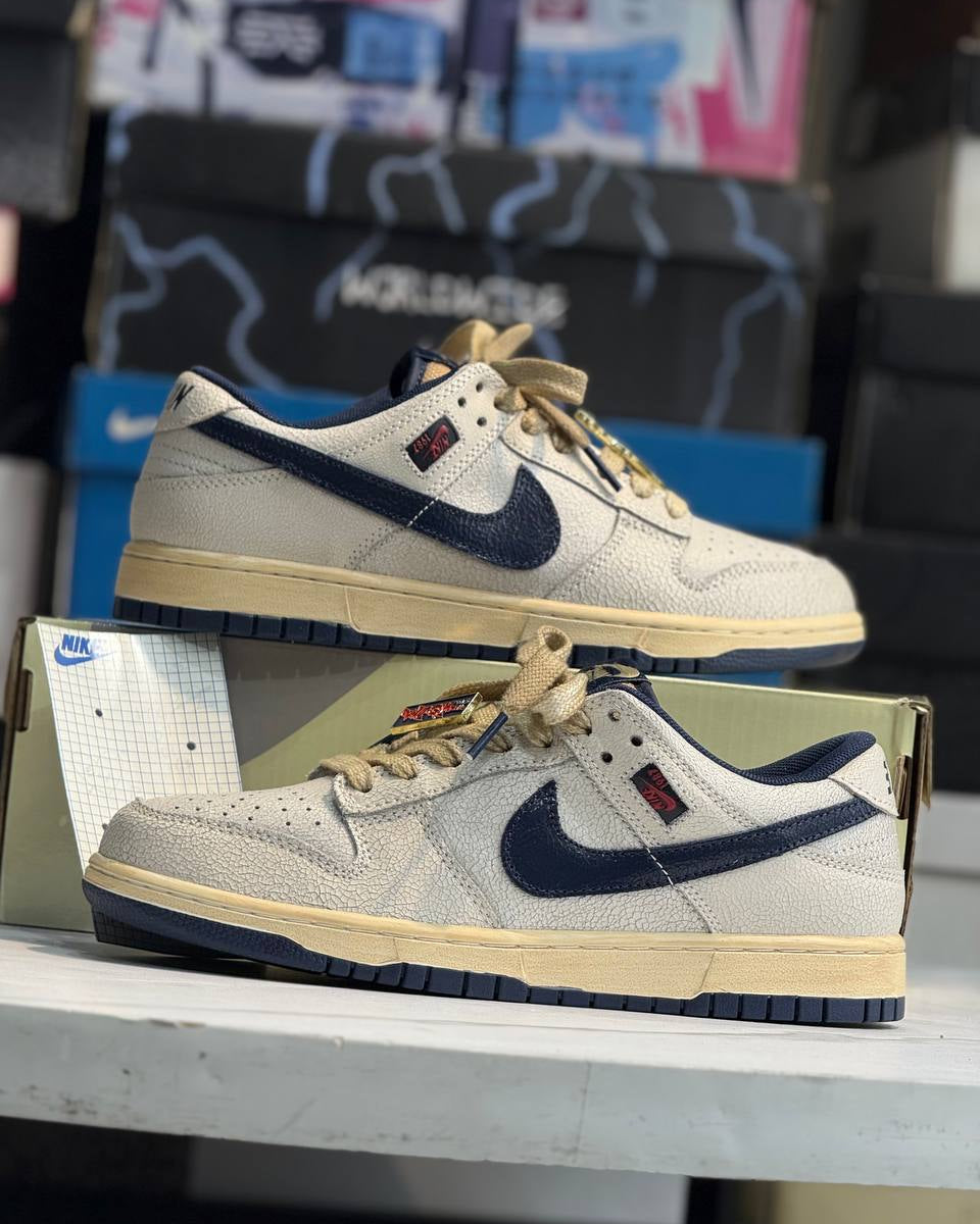 Nike SB Dunk Low “Vintage Navy Crackle”
