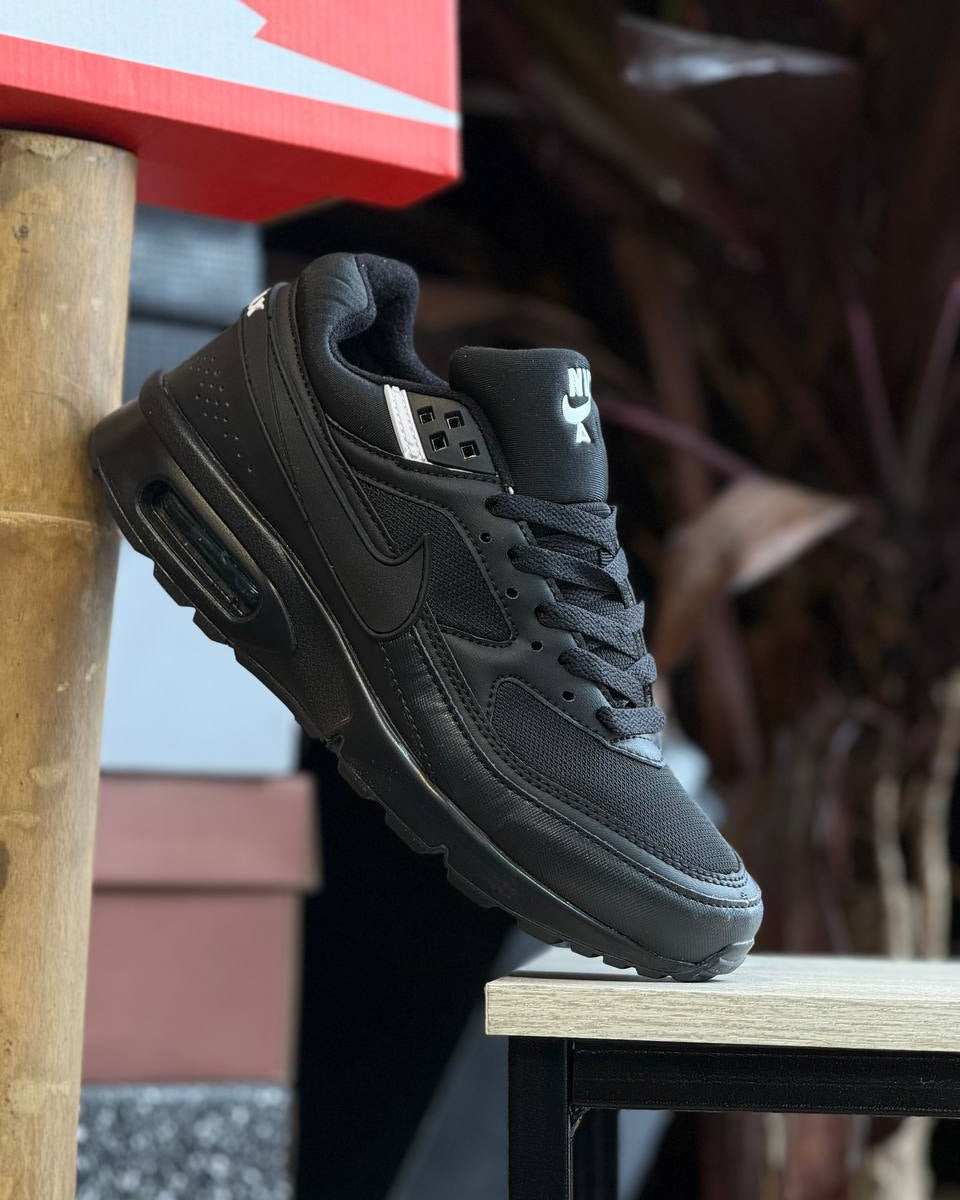 Nike Air Max – Black Edition