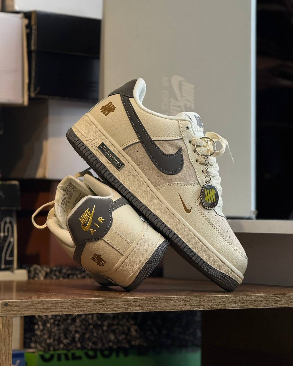 Nike Air Force 1 x UNDEFEATED – Beige / Grey