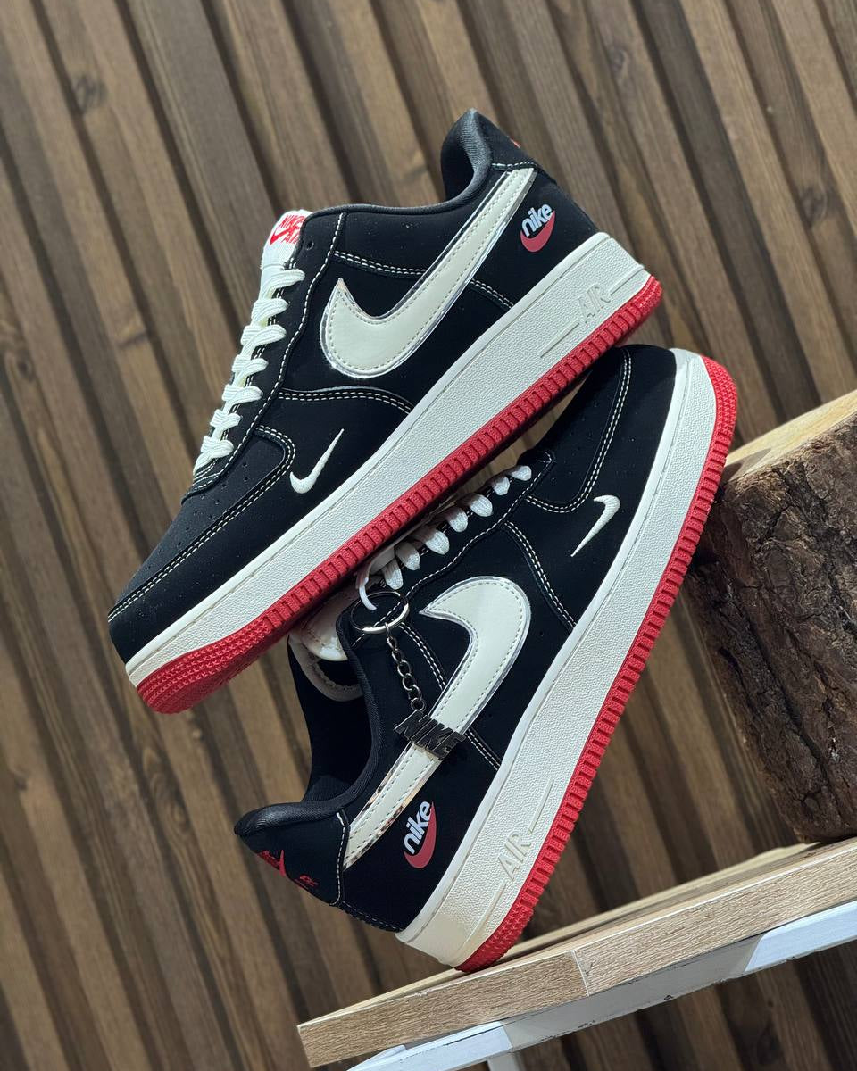 Nike Air Force 1 Low Black / White / Red