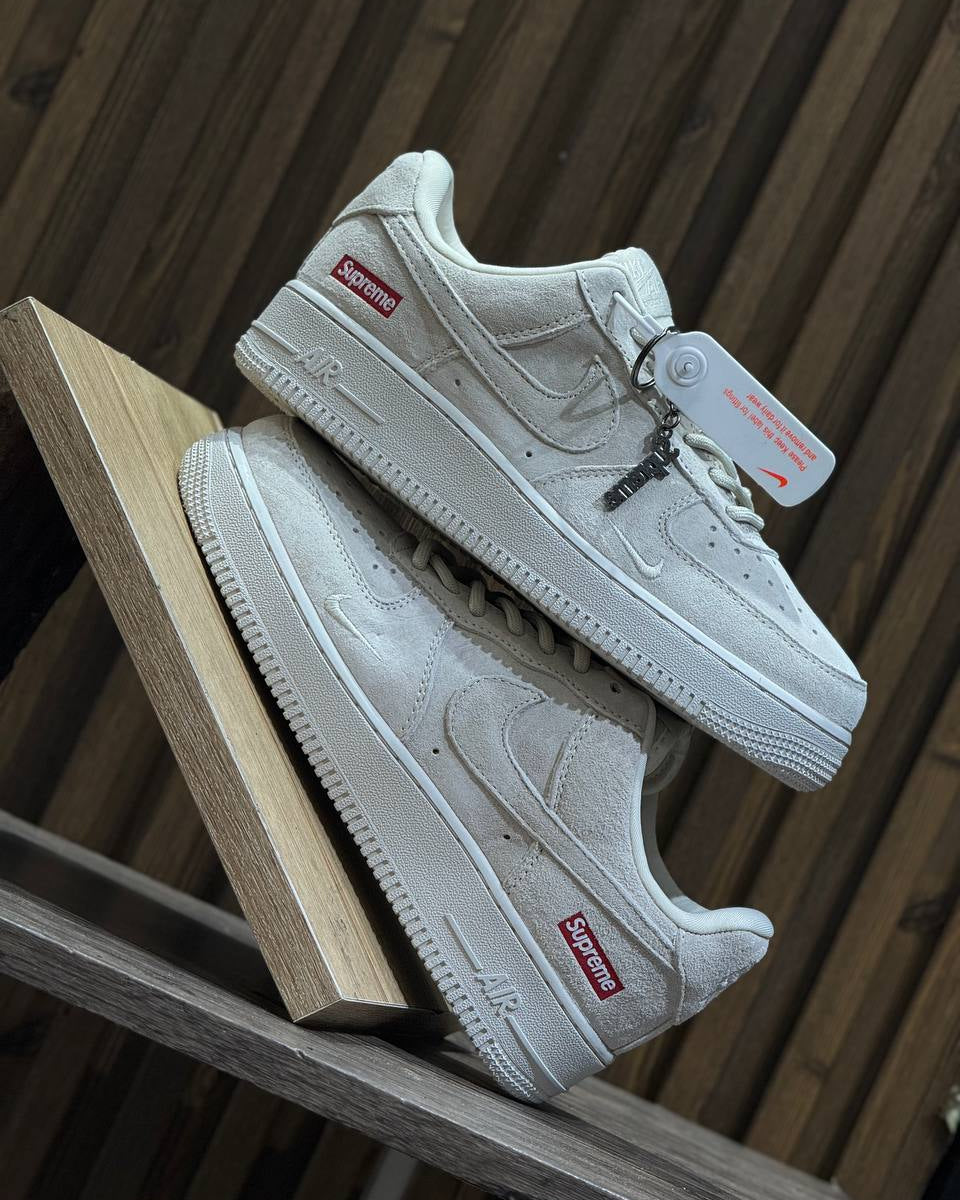 Nike Air Force 1 Low x Supreme Light Bone Suede