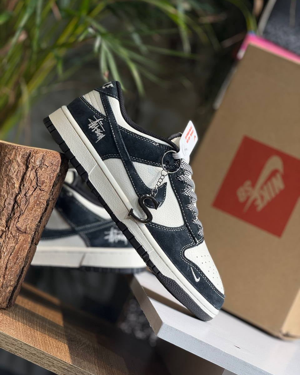 Nike SB Dunk Low “Stussy Shadow Hook”