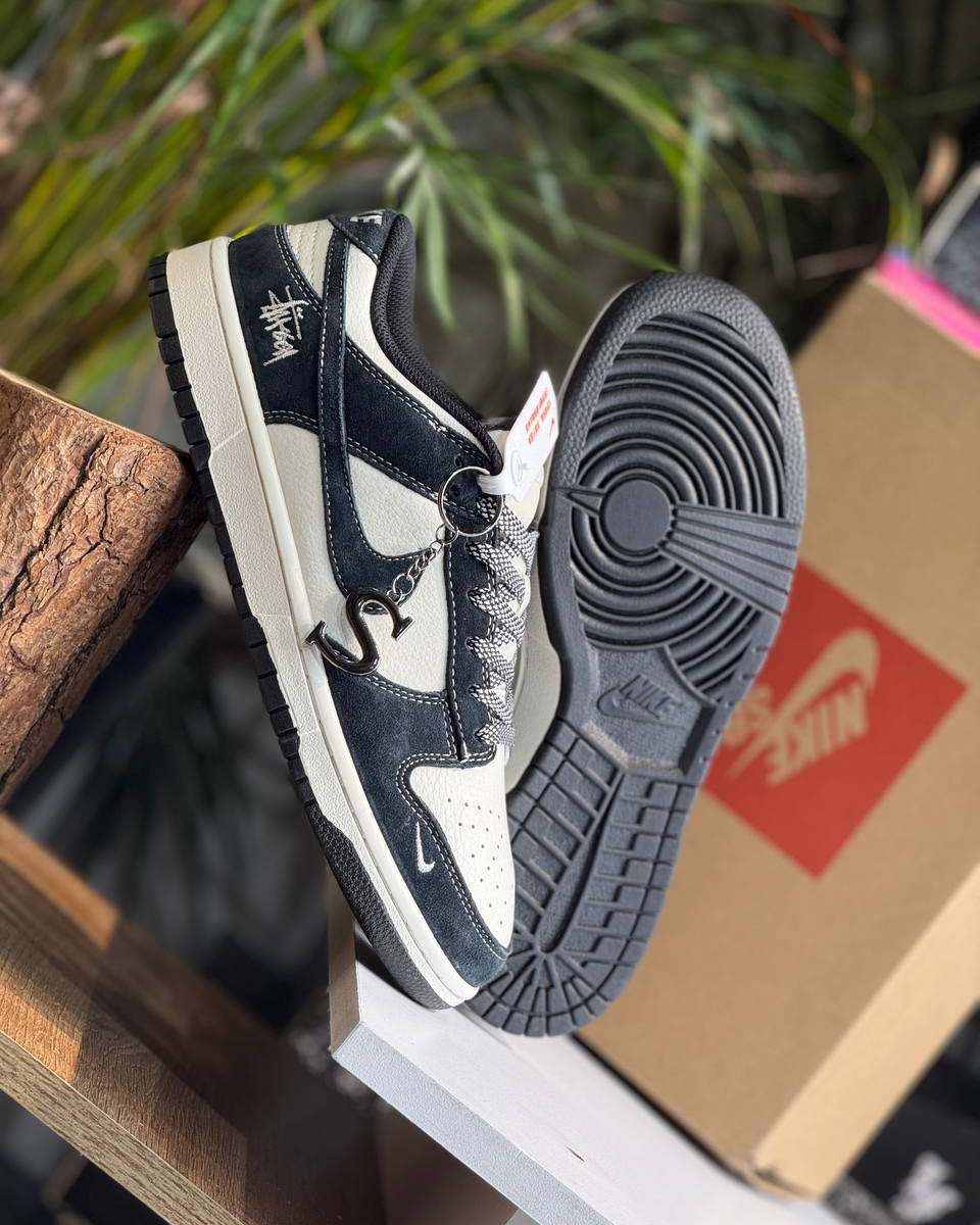 Nike SB Dunk Low “Stussy Shadow Hook”