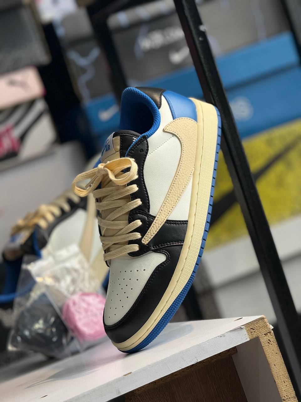 Air Jordan 1 Low “Reverse Mocha Blue”