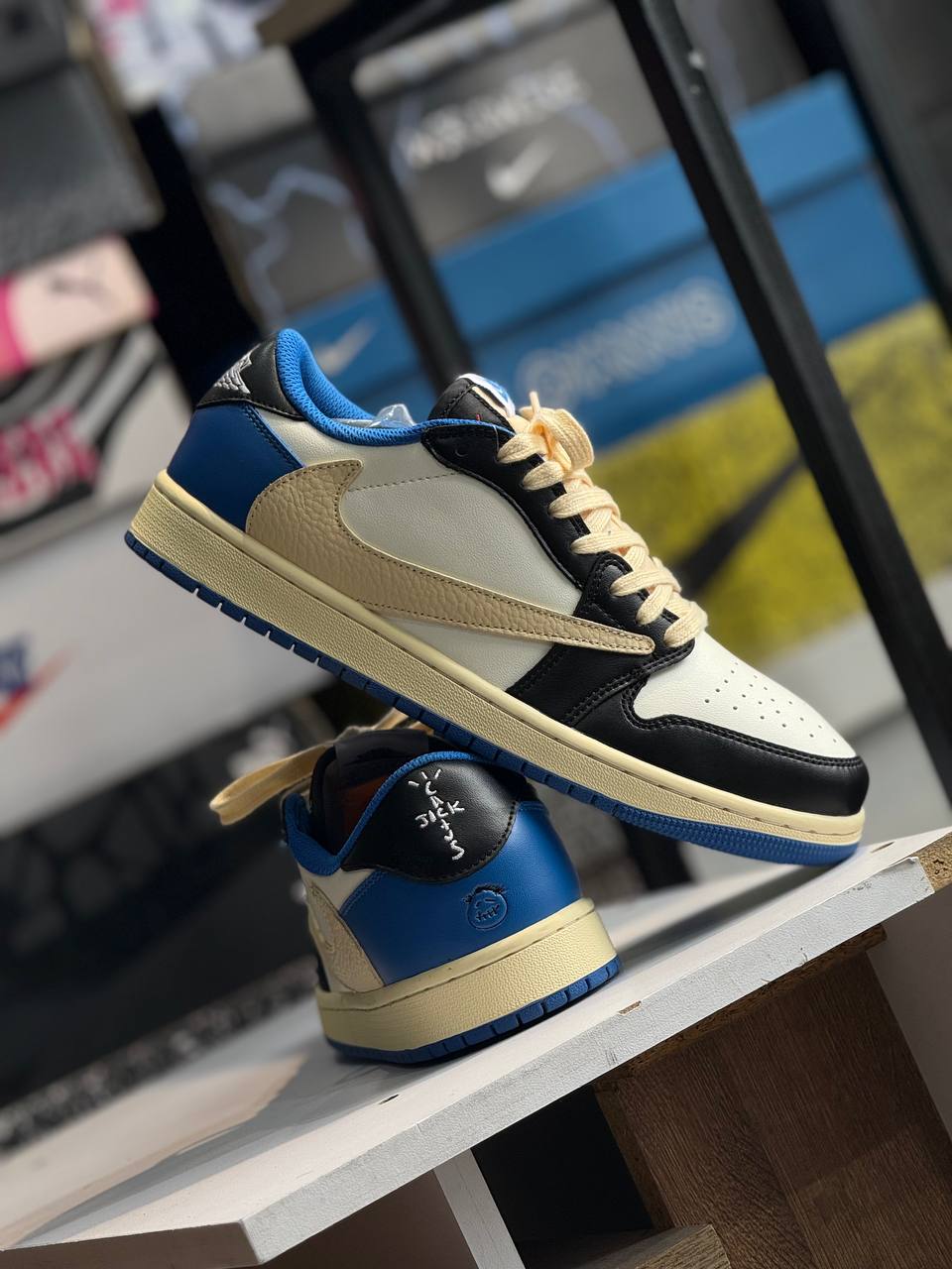 Air Jordan 1 Low “Reverse Mocha Blue”