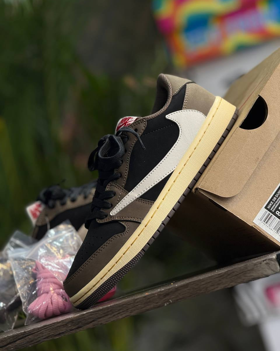 Nike SB Dunk Low “Mocha Cream”