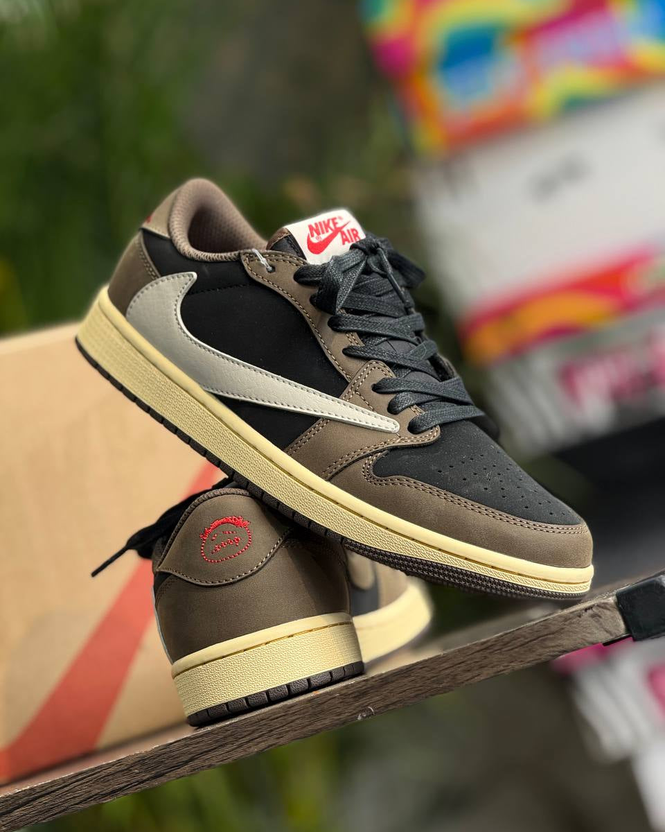 Nike SB Dunk Low “Mocha Cream”