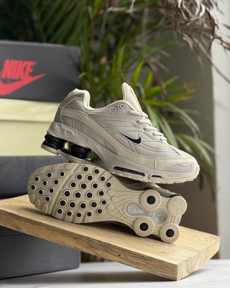 Nike Shox R4 “Light Bone Black”