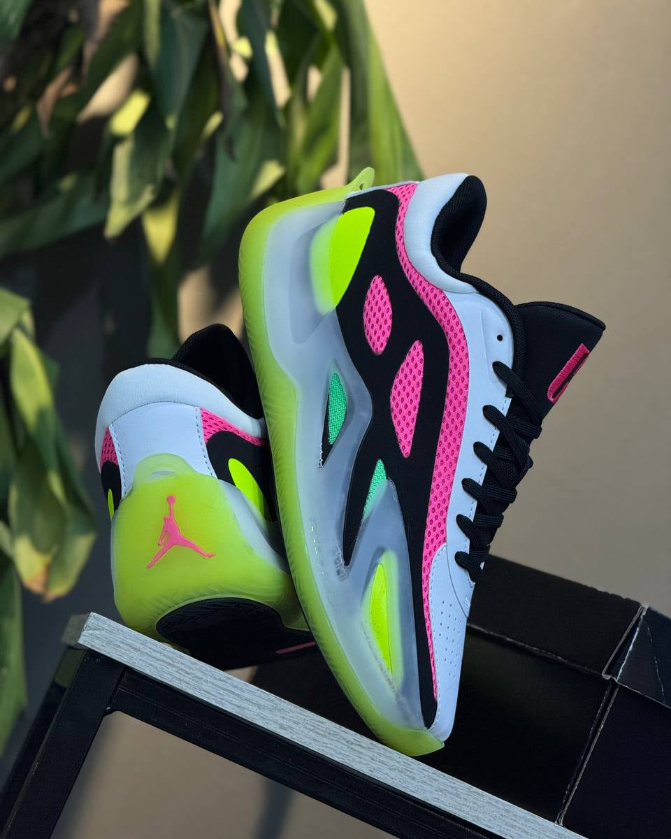 Jordan Heir Series 2 White / Pink / Volt / Black