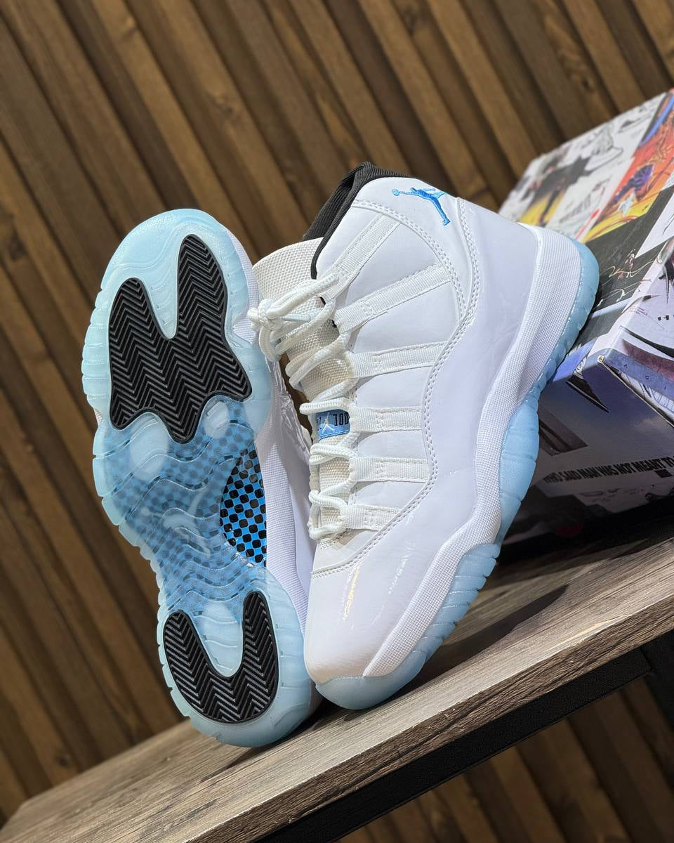 Air Jordan 11 Retro Legend Blue